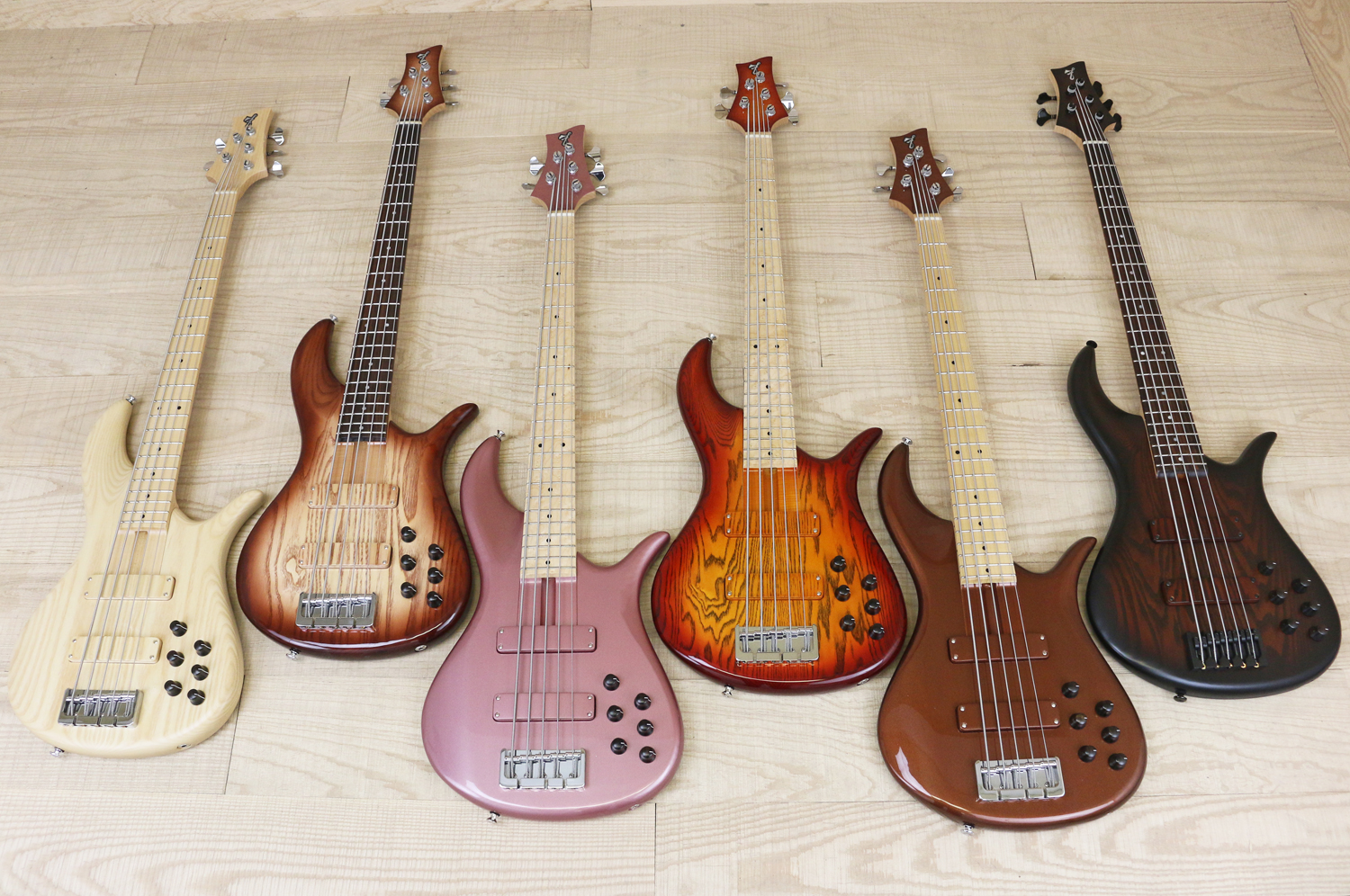 F bass. FBASS bn5 с плоскими струнами. Atelier Bass Guitar. Two feel Bass.